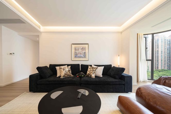 3BR Apartment in Gubei with Floor-to-Ceiling Windows (L2)