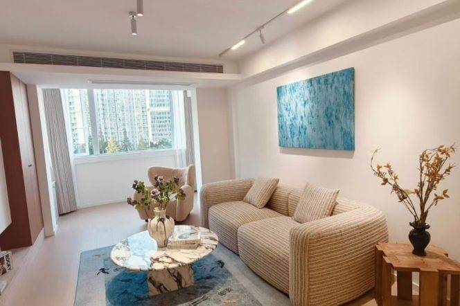 Spacious 2BR Apartment in Jing'an (L7)