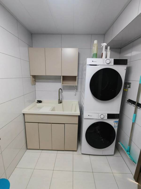 Housing image — Bathroom