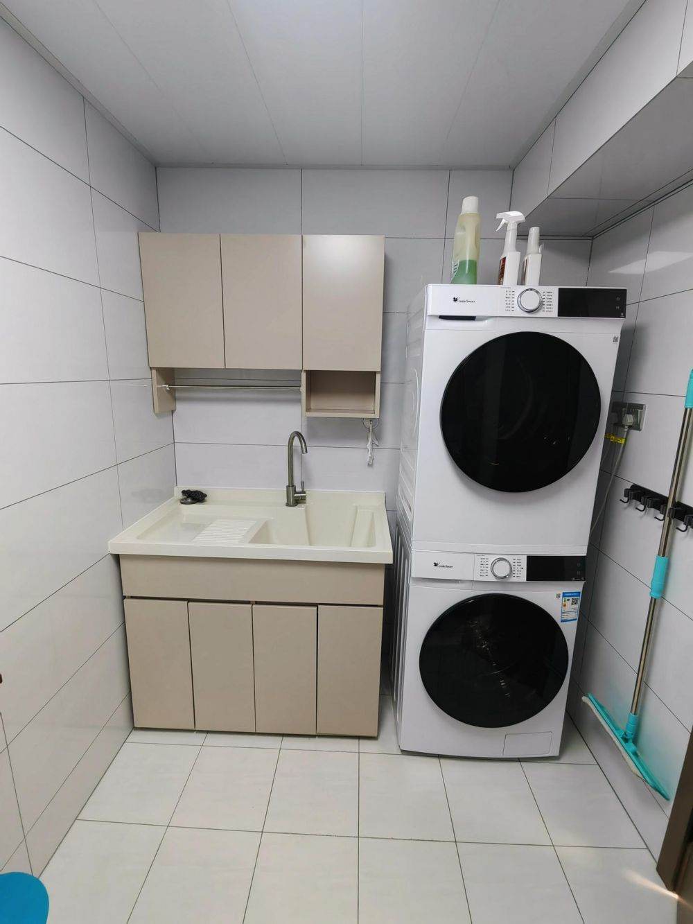 Housing image — Bathroom
