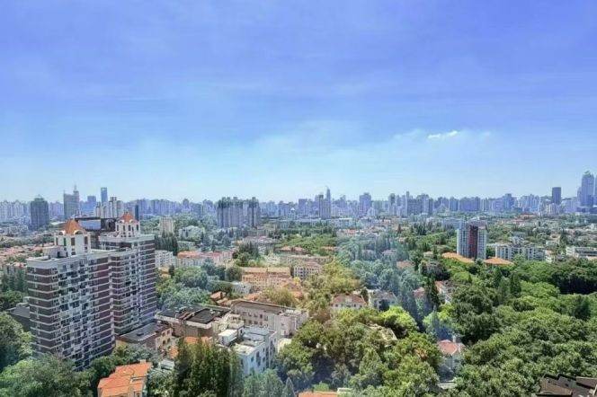 High-Floor Spacious 2BR Apartment near Changshu Rd Metro