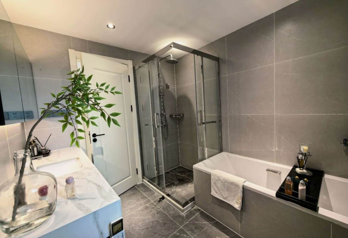 Housing image — Bathroom