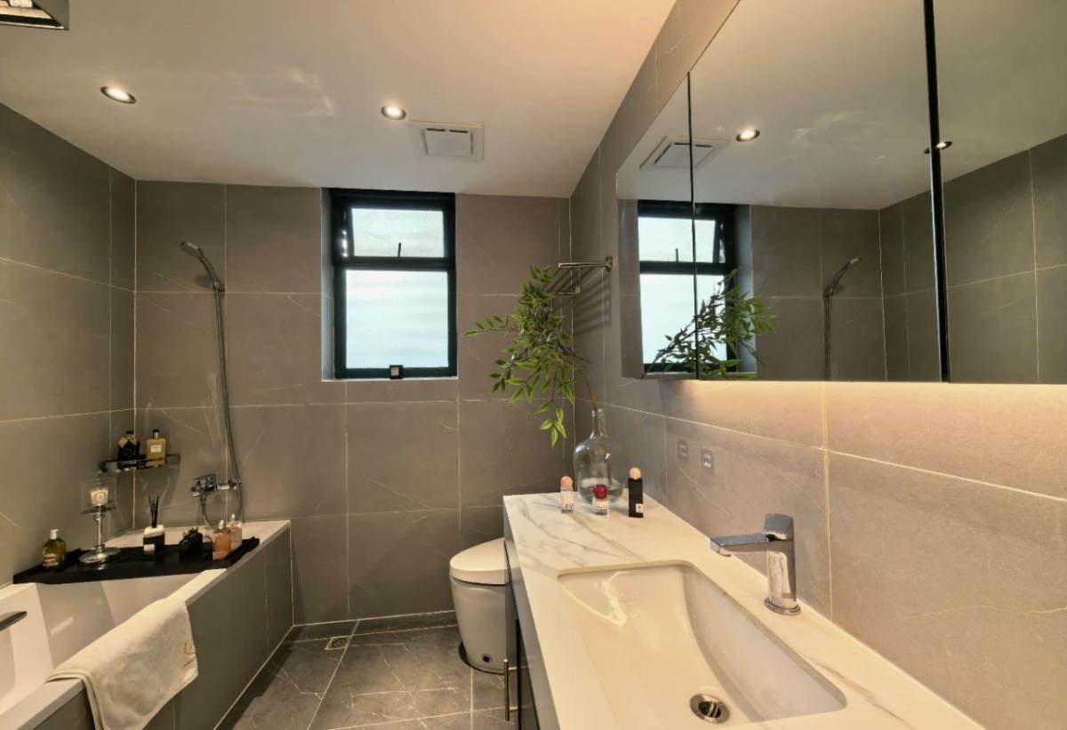 Housing image — Bathroom