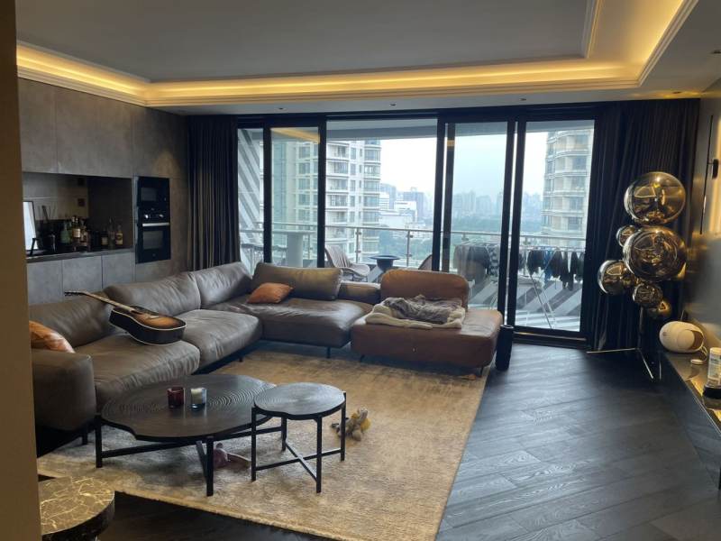 Housing image — Living Room