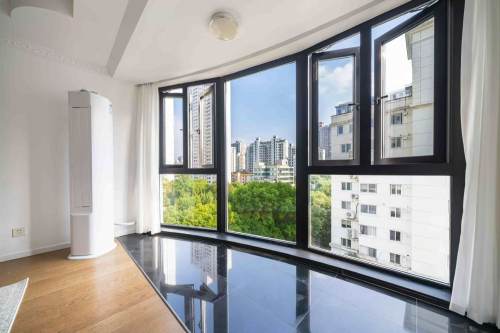 Housing image — Balcony