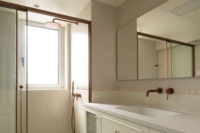 High-Floor Spacious High-Ceiling 4BR Apartment near Jiangsu Rd Metro with Floor-to-Ceiling Windows (L2/L11)