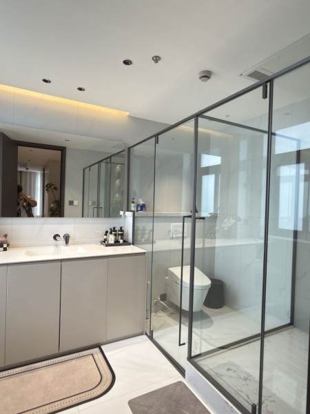 Housing image — Bathroom