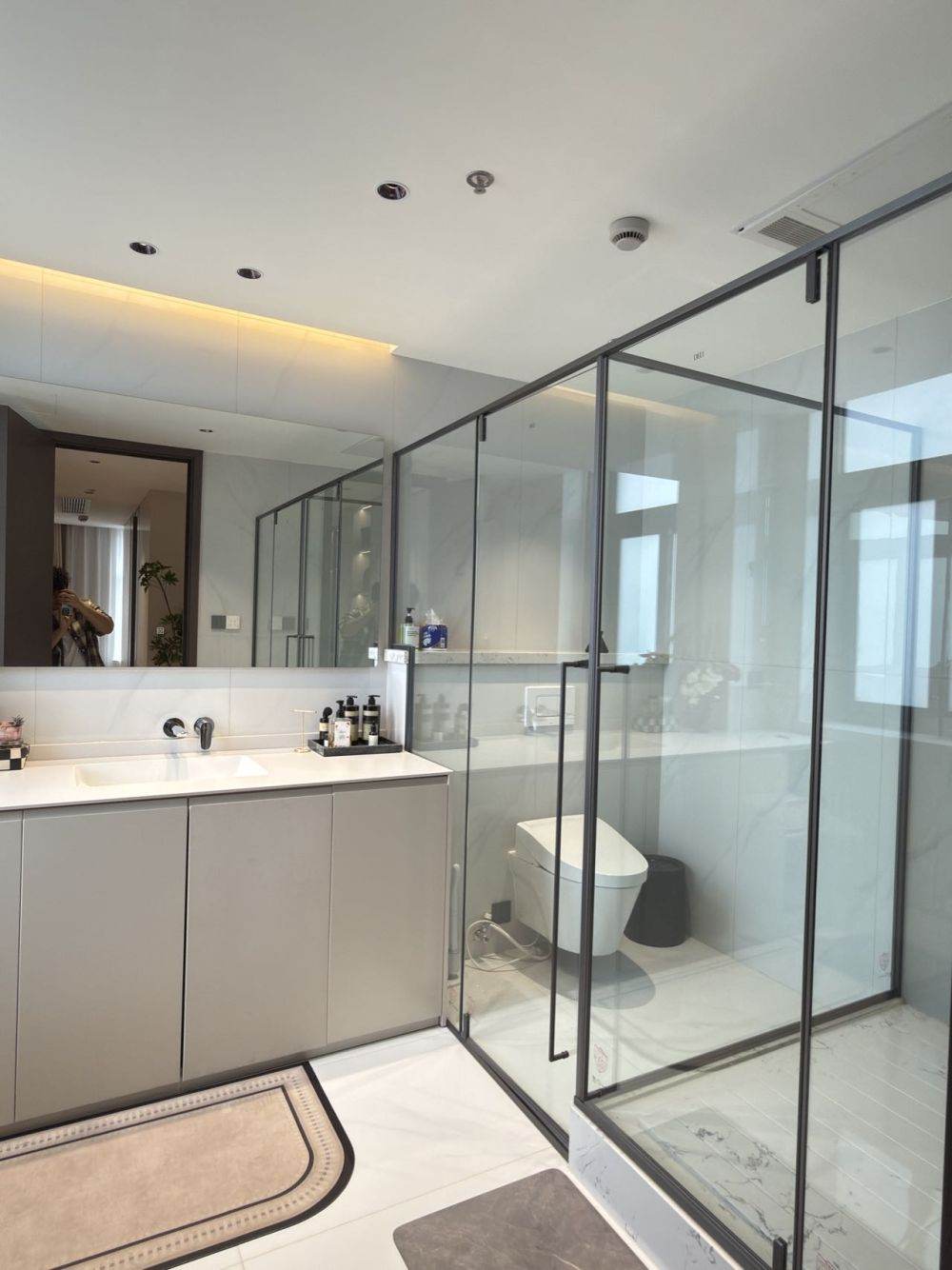 Housing image — Bathroom