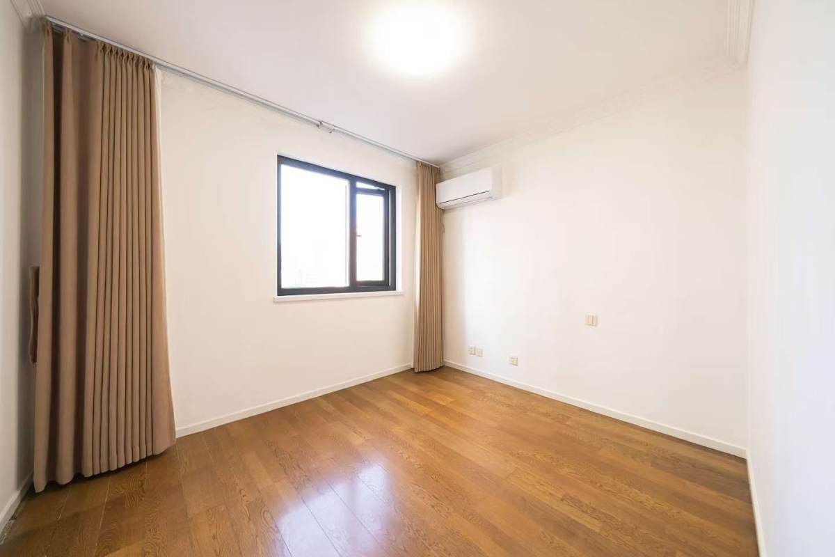 Housing image — Bedroom