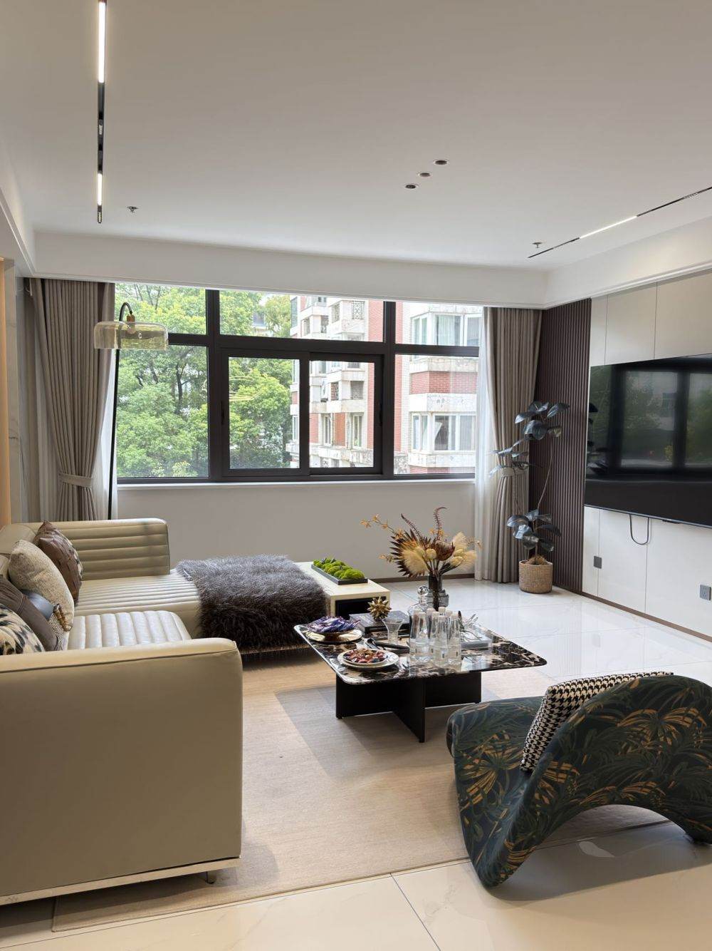 Housing image — Living Room