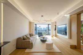 High-Floor 4BR Apartment in Gubei