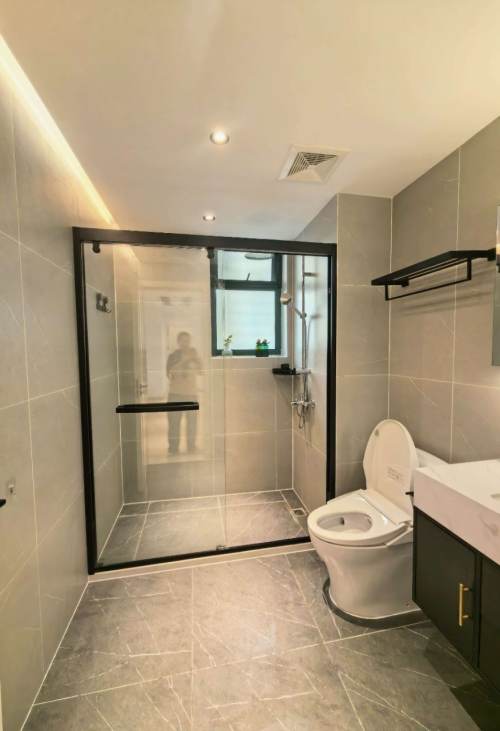 Housing image — Bathroom