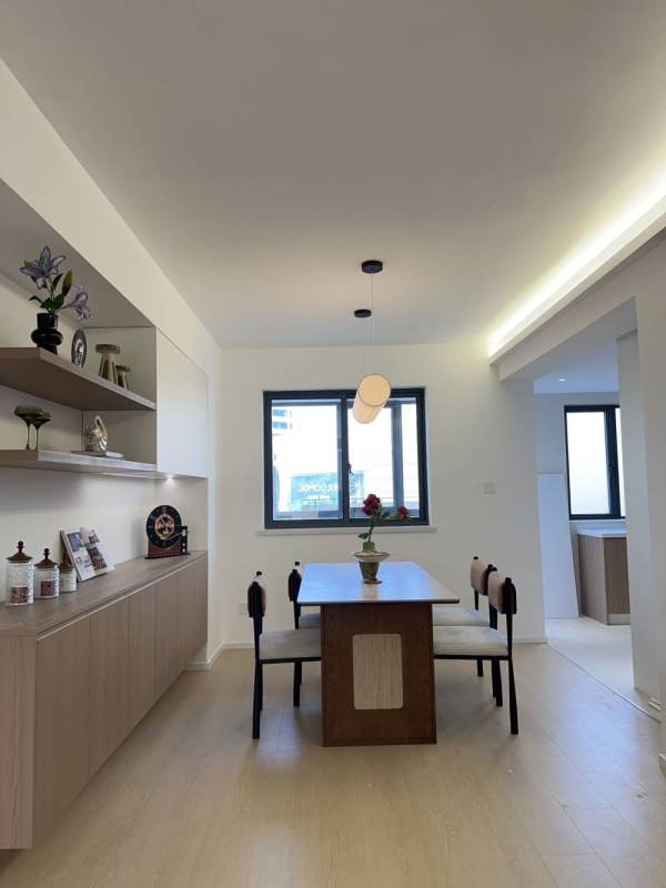 Housing image — Dining Area