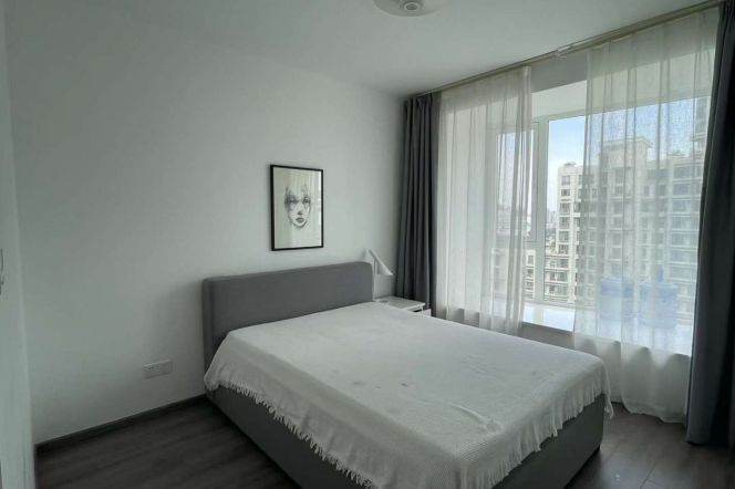 3BR Apartment at Top Of City (L13)