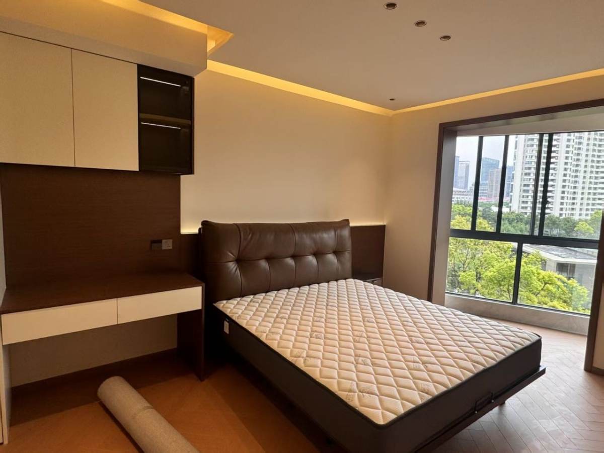 Housing image — Bedroom
