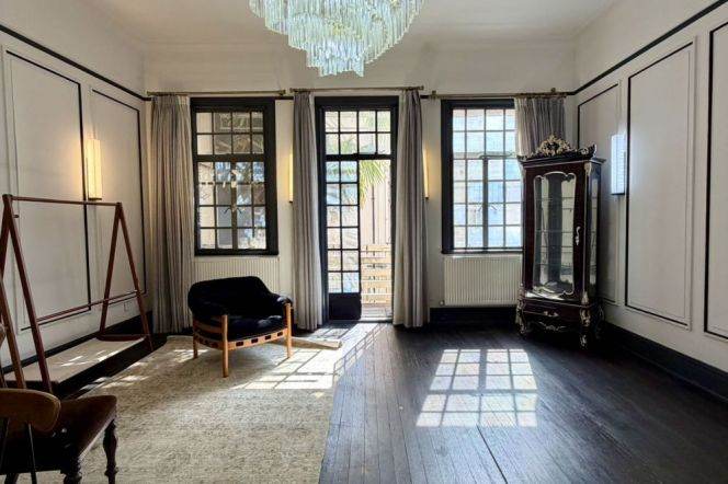 Spacious 2BR Heritage Apartment near Jing'an Temple (L1/L7)