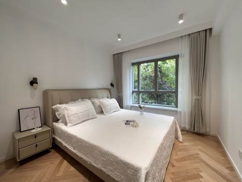 Housing image — Bedroom