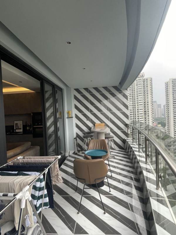 Housing image — Balcony