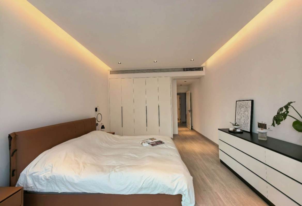 Housing image — Bedroom