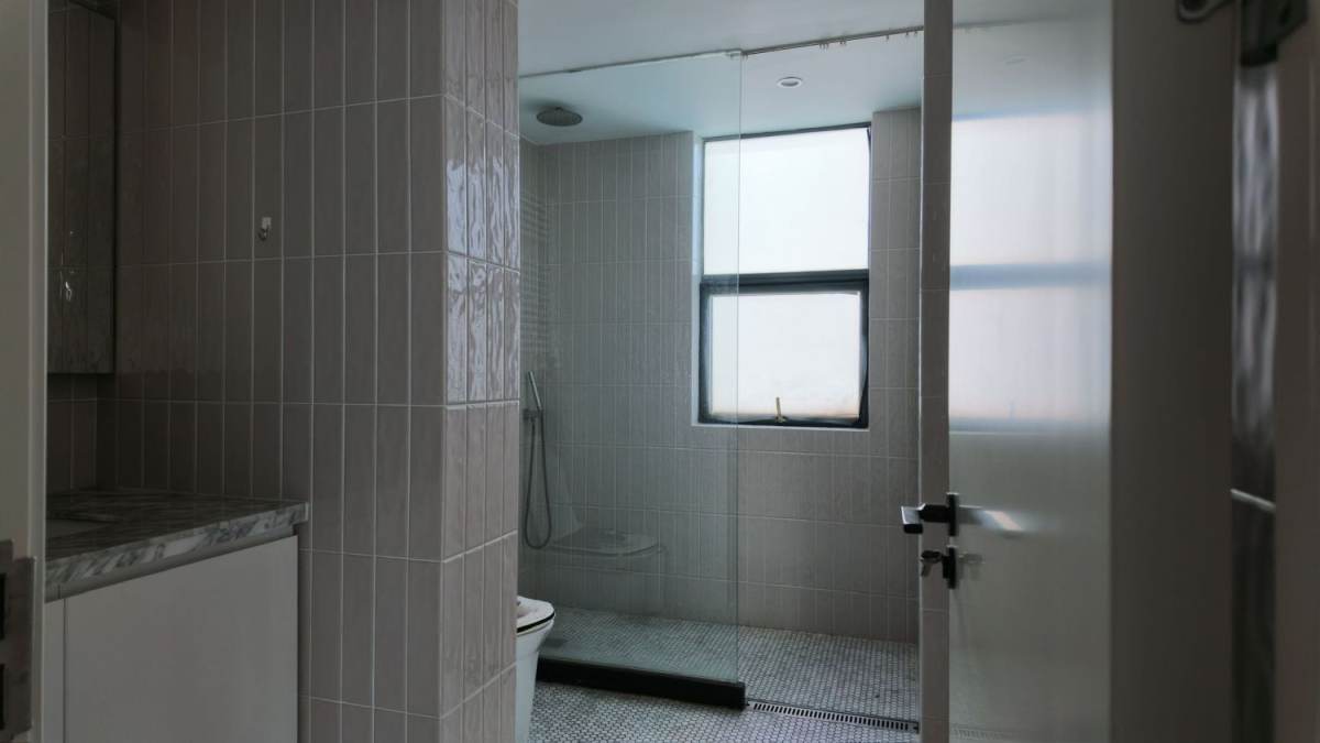 Housing image — Bathroom