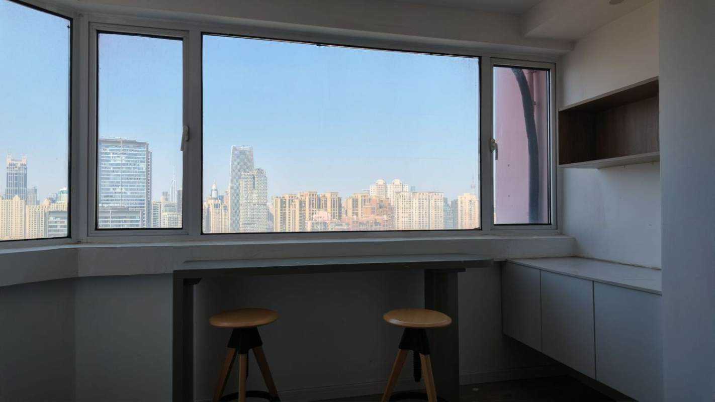 Housing image — Balcony