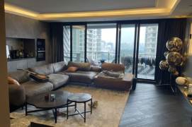 High-Floor 4BR Apartment near Nanjing Xi Lu (L2/L12/L13)