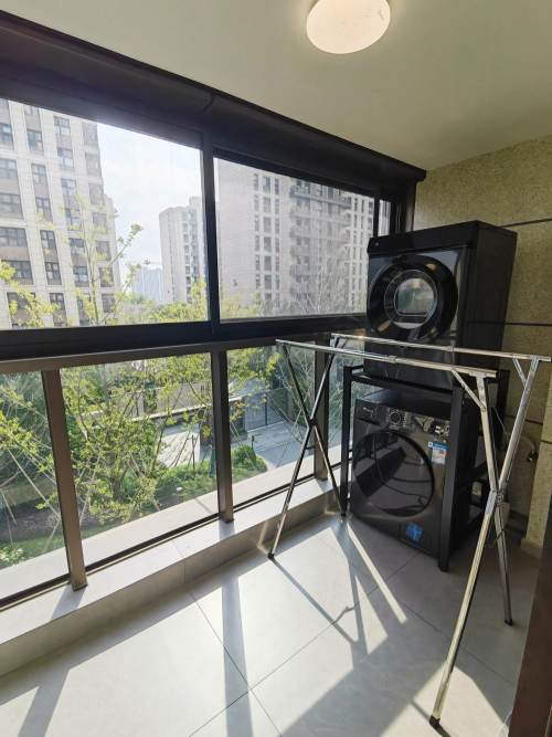 Housing image — Balcony