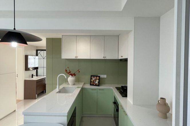 2BR Apartment at West Nanjing Road Greenland with Floor-to-Ceiling Windows (L2/L11)
