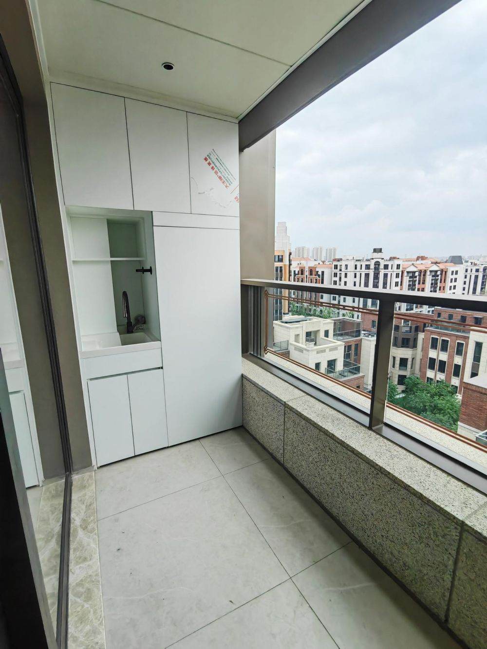 Housing image — Balcony
