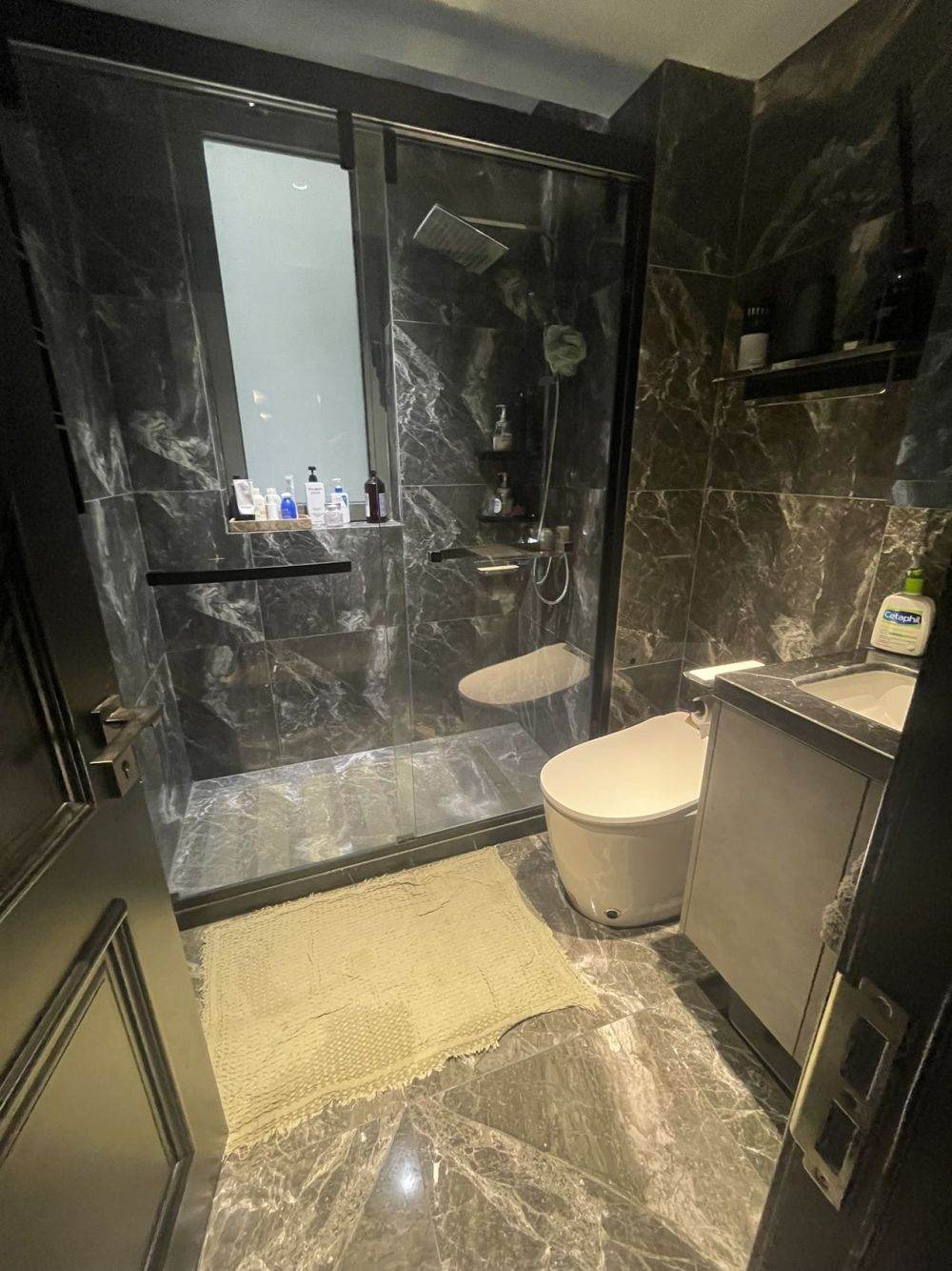 Housing image — Bathroom