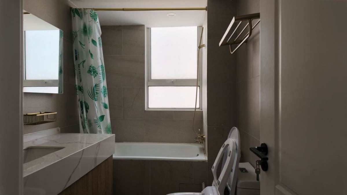 Housing image — Bathroom