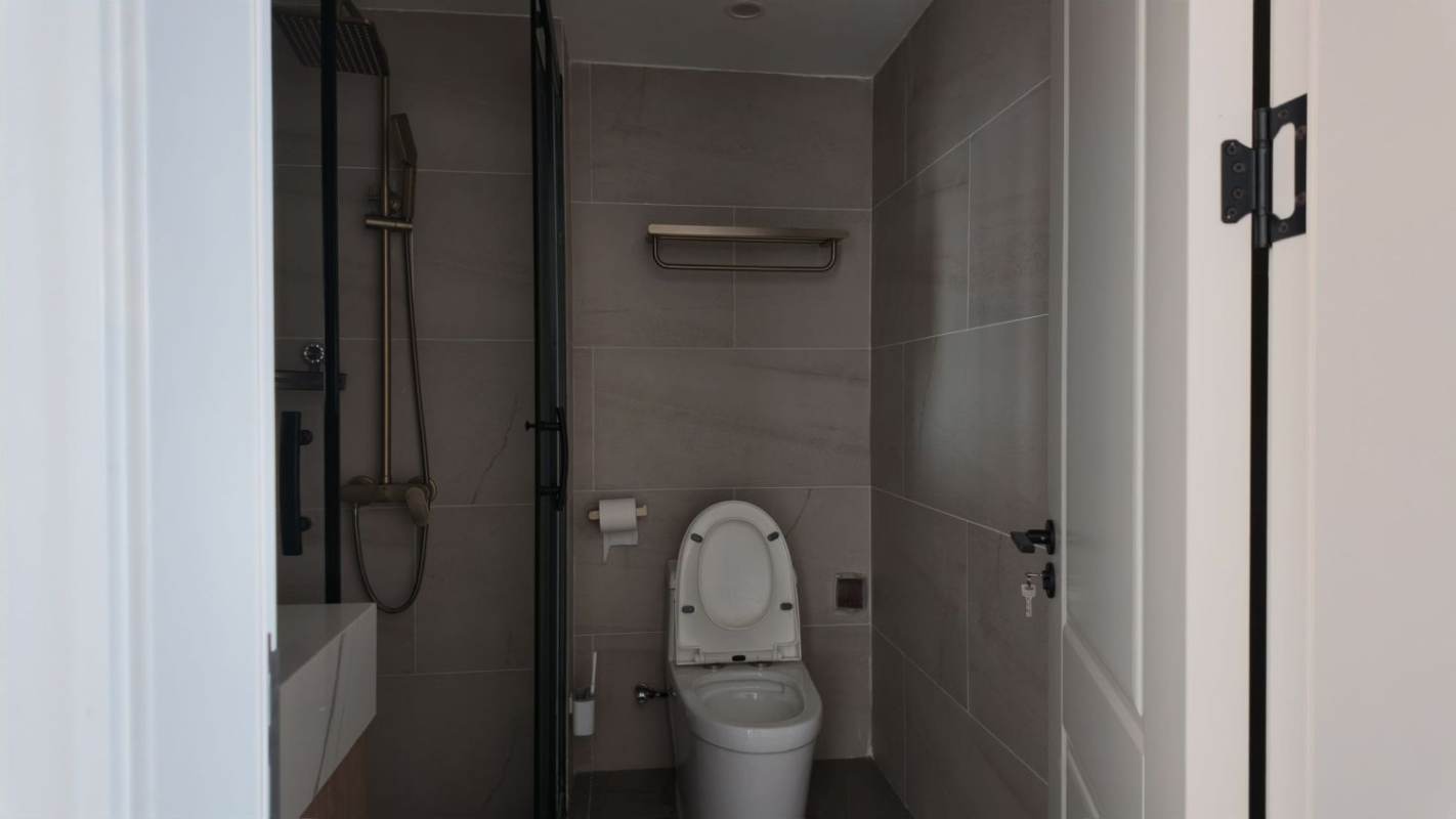Housing image — Bathroom