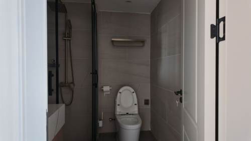 Housing image — Bathroom