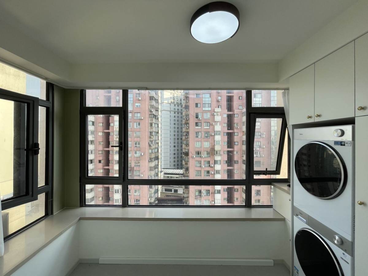 Housing image — Balcony