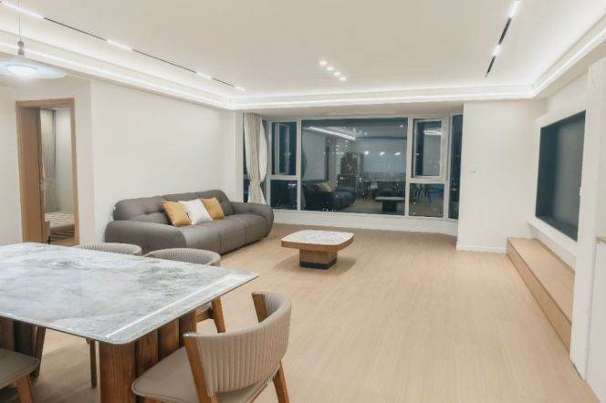 High-Floor 3BR Apartment near Lancun Rd Metro (L4/L6)